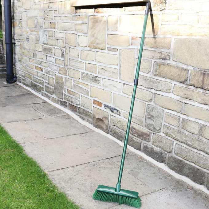 The Gardener Hard Bristle Broom extendable handle - Image 2