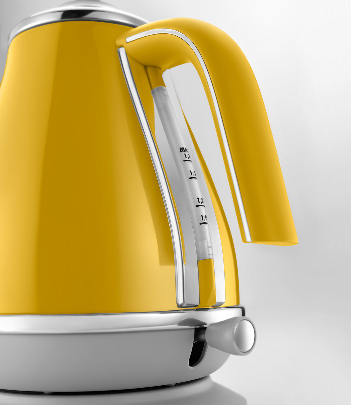 Delonghi Icona Capitals Kettle Yellow - Image 2