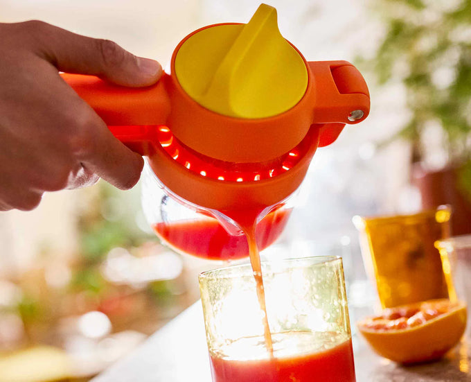 Joseph Joseph JuiceMax - Dual Action Orange Citrus Press & Measure - Image 3