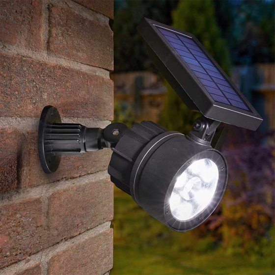Maxi 100L Spotlight with stake, 70 lumens, 7 cool white LEDs, solar-powered, automatic night sensor – Keans Claremorris
