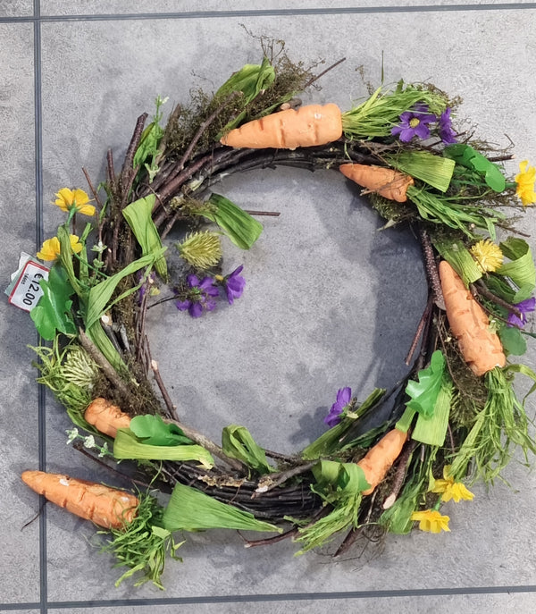 Carrot Flower Wreath 38cm