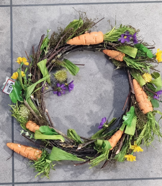 Carrot Flower Wreath 38cm - Image 1