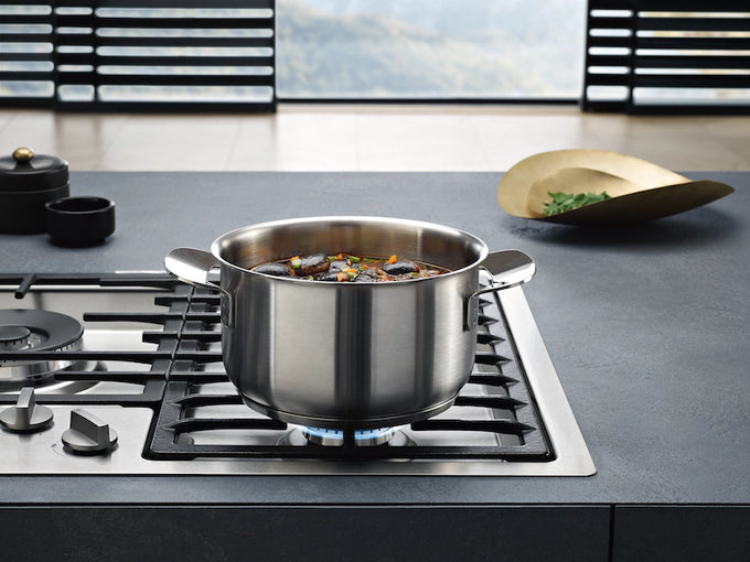 Miele KM 2354-1 888mm 5 Zone Gas Hob Dual Wok Burner - Image 3