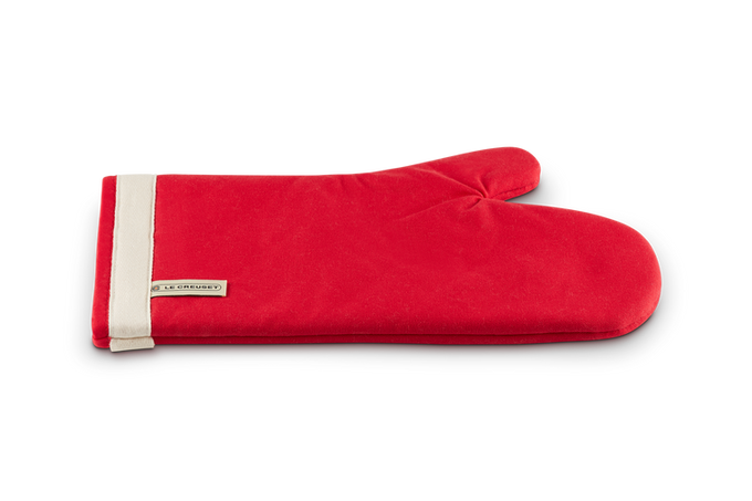 Le Creuset 14'' Oven Mitt  Cerise Red - Image 2