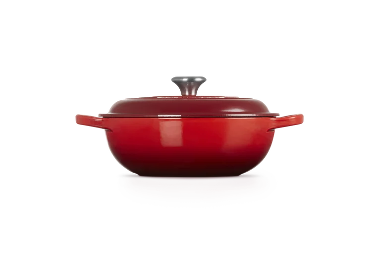 Cerise round stew pot with lid, 22cm, shown from the side on a white background.