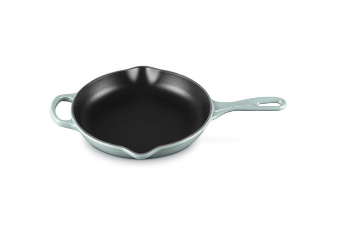 Le Creuset 23cm Signature Round Skillet Sea Salt - Image 2