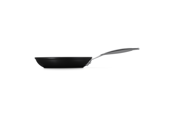Le Creuset Shallow Frypan 22cm Toughened Non Stick - Image 3
