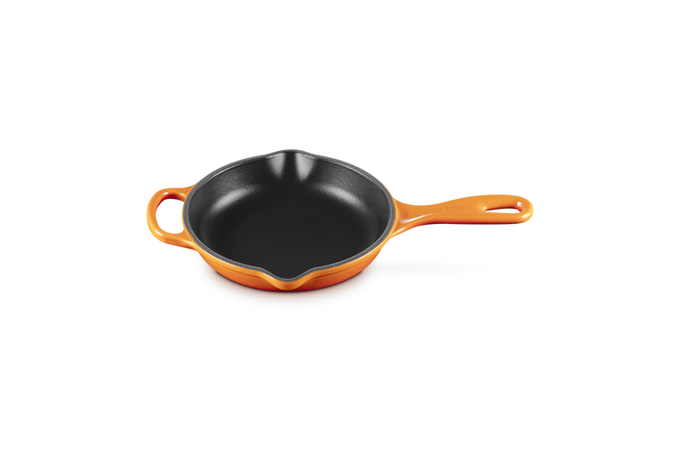 Le Creuset 23cm Signature Round Skillet Volcanic - Image 2