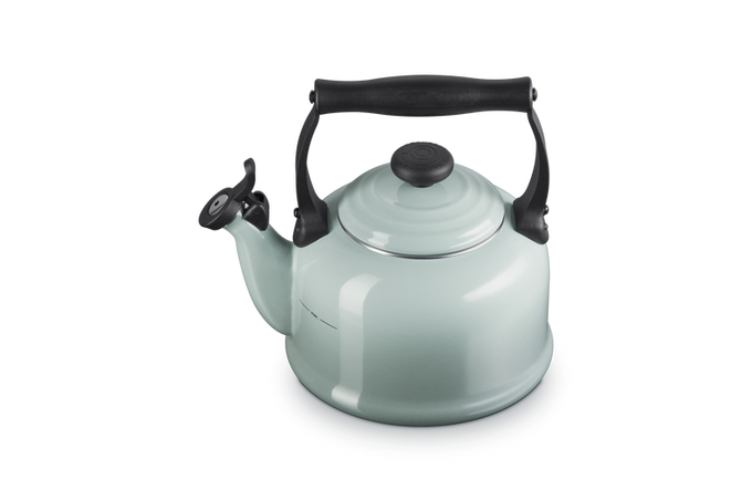 Le Creuset 2.1L Traditional Kettle Sea Salt - Image 2