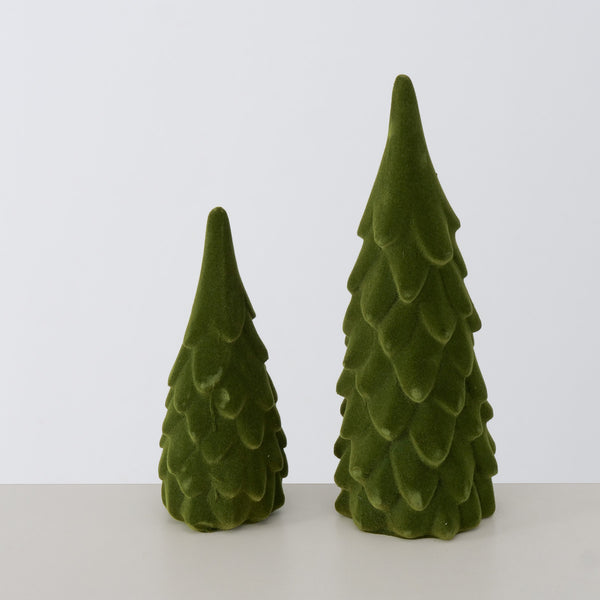 Pack of 2 green polyresin flocked Christmas trees, 22 cm tall, snow-effect finish for festive décor – Keans Claremorris