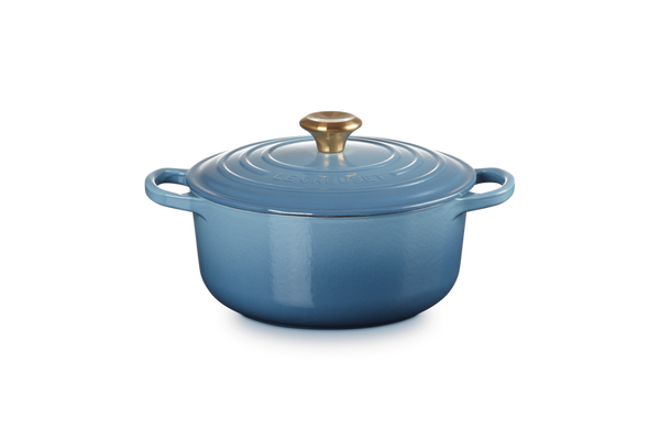 Le Creuset 28cm Chambray round casserole, enamelled cast iron, oven-safe, heat-resistant knob, dishwasher safe - Keans
