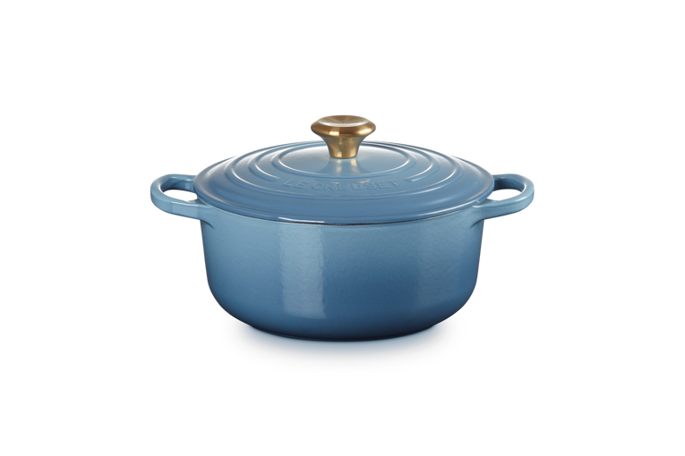 Le Creuset 28cm Chambray round casserole, enamelled cast iron, oven-safe, heat-resistant knob, dishwasher safe - Keans