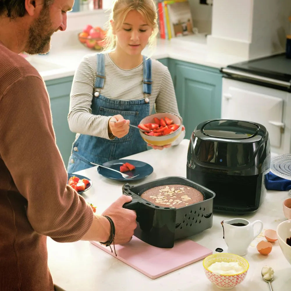 Russell Hobbs SatisFry 4L Black Medium Air Fryer, 27160, compact design, available at Keans Claremorris