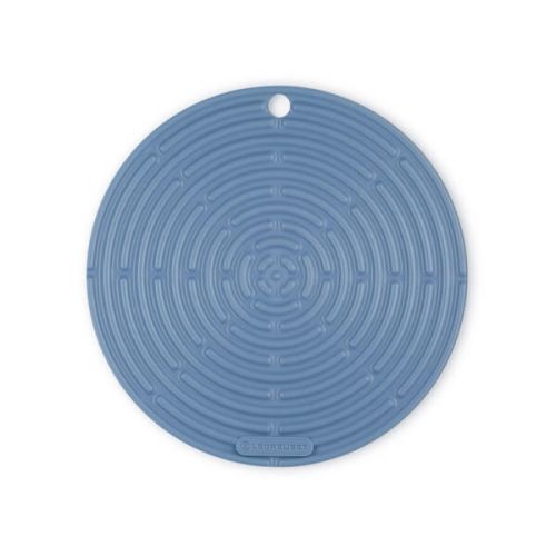Le Creuset Round Cool Tool Chambray silicone heat-resistant mat, pot holder, jar gripper – versatile kitchen accessory at