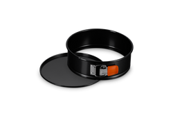 Le Creuset Bakeware - Springform Round Cake Tin 20cm