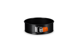Le Creuset Bakeware - Springform Round Cake Tin 24cm