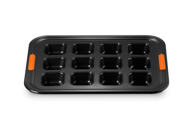 Le Creuset Bakeware - Brownie 12 Cup Tray - Image 2