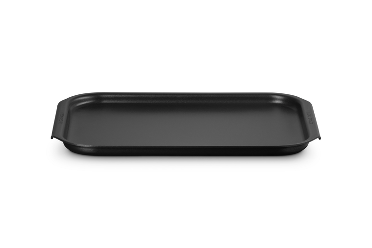 Le Creuset Medium Rectangular Roasting Tray 28x22cm Black – Durable Cast Iron Bakeware | Keans Claremorris