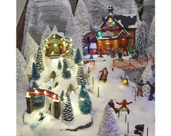 LED Animated Holiday Adventures Ski Scene – 34cm BO