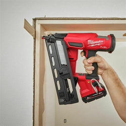 Milwaukee M18 Fuel Cordless Framing Nailer with 2x2.0ah Batteries