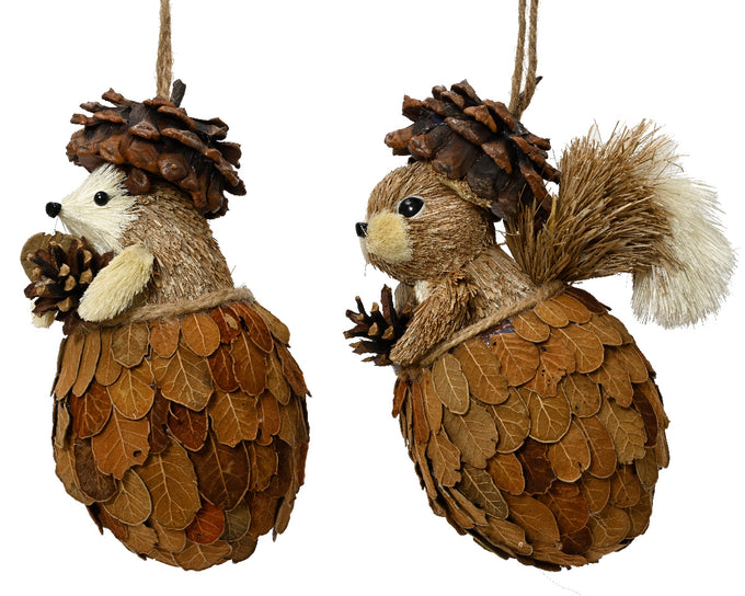 Hanging Natural Animal decoration with grass leaves and berries, 21.5cm tall, left or right option - Keans Claremorris