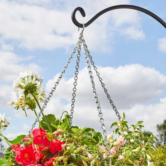 Heavy duty 4 way black powder coated steel basket chain, holds up to 18in baskets - Keans Claremorris