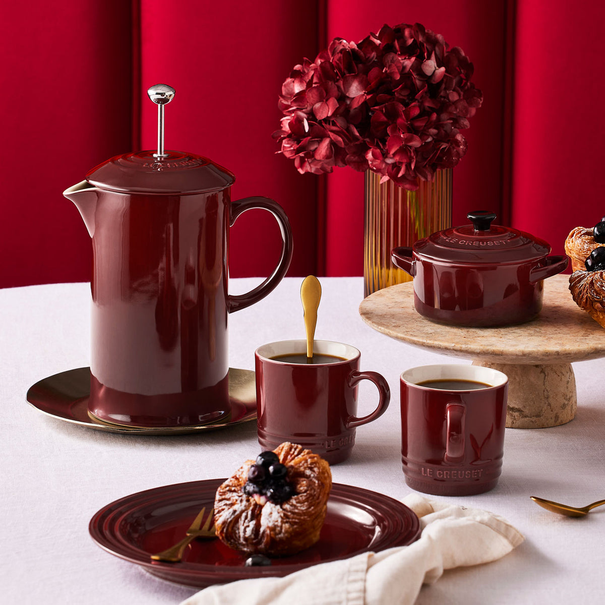 Le Creuset Stoneware 1L Cafetière in Garnet red, durable French press coffee maker - Keans Claremorris