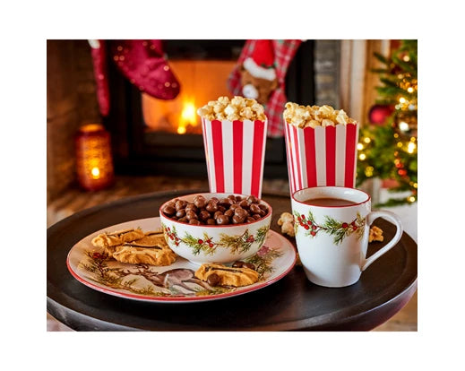 Porcelain Christmas Mug – Round with Wreath Pattern on Rim - Image 2