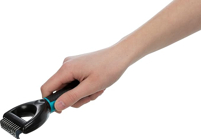 Universal Groomer for Dogs and Cats 7x18cm, pet grooming brush by Keans Claremorris, durable and easy to use