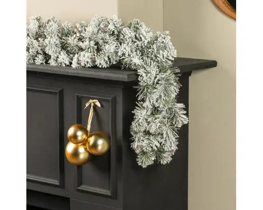 Snowy Imperial LED Garland – 270cm BO - Image 3