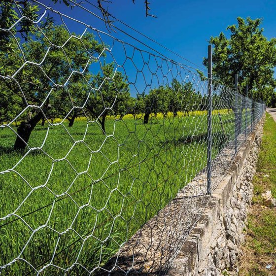Galvanised hexagonal wire netting 25mm, 0.5x10m, durable, flexible, rot-proof fencing by Keans Claremorris