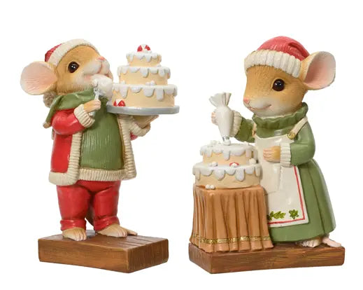 Christmas Mouse with Cake Decoration 18.5cm – Assorted Design - Image 1