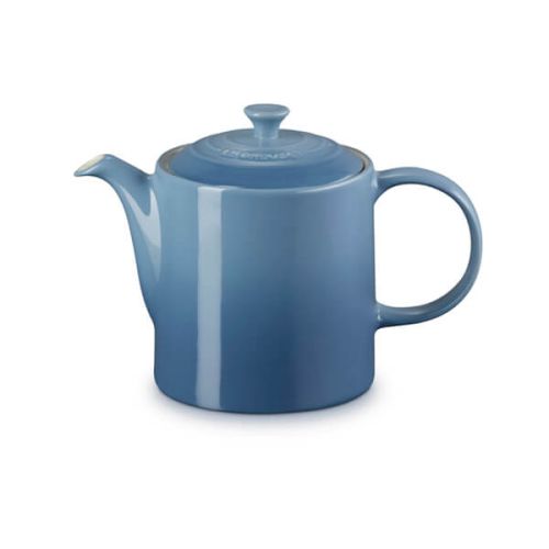 Le Creuset Stoneware Grand Teapot 1.3L Chambray with drip-resistant spout, cool-touch handle, durable glaze – Keans