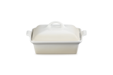 Le Creuset 23cm deep square stoneware dish with lid in Meringue, 1.9L capacity, durable bakeware - Keans Claremorris