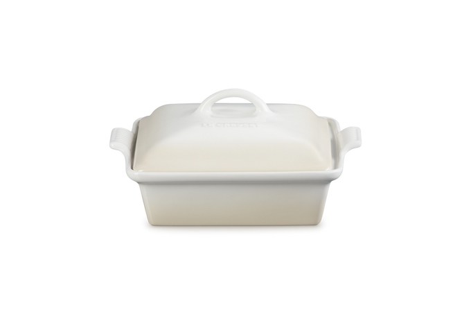 Le Creuset 23cm deep square stoneware dish with lid in Meringue, 1.9L capacity, durable bakeware - Keans Claremorris