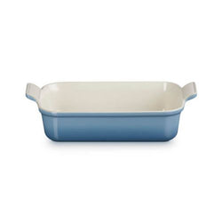 Le Creuset 26cm Chambray rectangular stoneware dish, 2.4L capacity, oven-safe, durable with scalloped handles – Keans