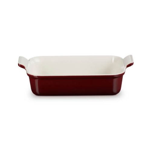 Le Creuset Garnet 26cm deep rectangular stoneware dish, 2.4L capacity, oven-safe, durable, with scalloped handles – Keans