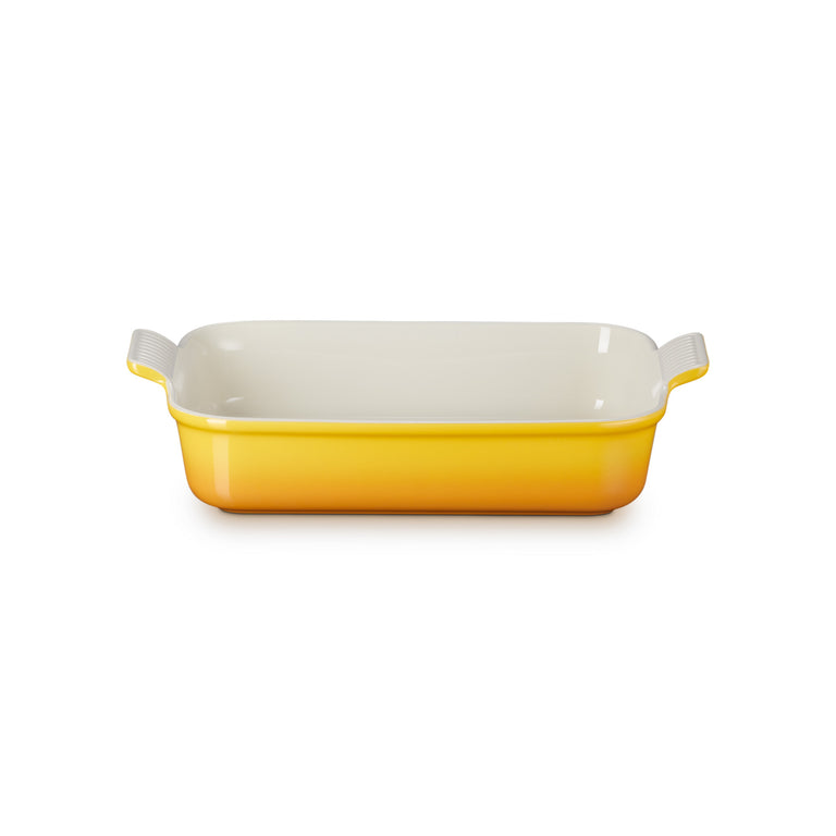 Le Creuset Nectar 26cm deep rectangular stoneware dish with scalloped handles, durable and scratch-resistant – Keans