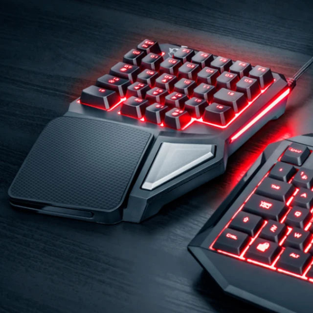 Trust One Hand Gaming Keyboard | T22881 - Image 4