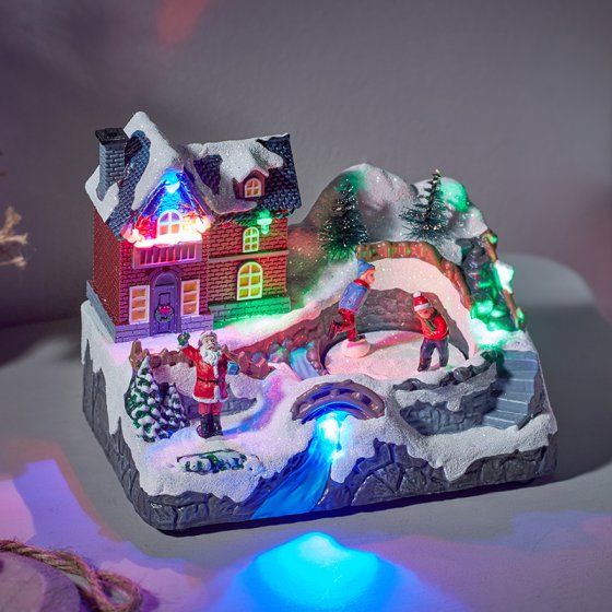 Skaters SnowScene 14x18cm with hand-painted resin, multi-coloured LED lights, festive indoor Christmas décor – Keans