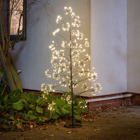 1.5m Twinkling LED Tree with 1,500 warm white lights, indoor/outdoor, low voltage – Keans Claremorris