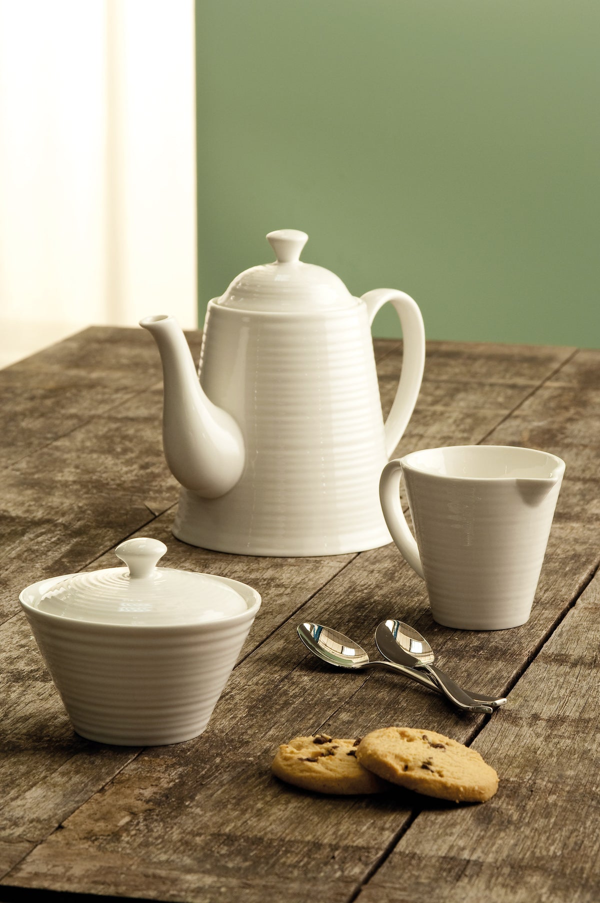 Belleek Ripple Beverage Set with textured design, elegant glassware for drinks, available at Keans Claremorris.
