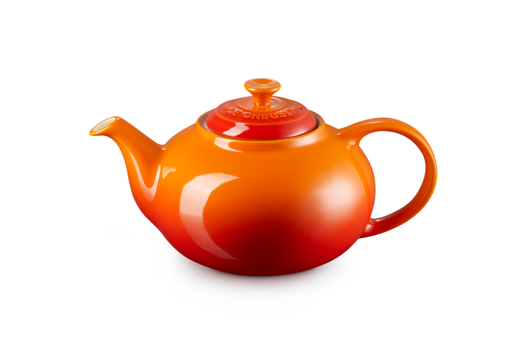 Le Creuset 1.3L Volcanic stoneware teapot with drip-resistant spout, cool handle, scratch-resistant glaze – Keans Claremorris