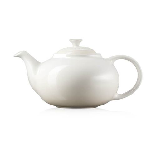 Le Creuset 1.3L Meringue stoneware teapot with drip-resistant spout, ergonomic handle, heat-retentive, dishwasher safe –