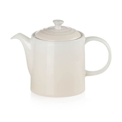 Le Creuset Stoneware Grand Teapot 1.3L Meringue with drip-resistant spout, cool-touch handle, durable glaze – Keans