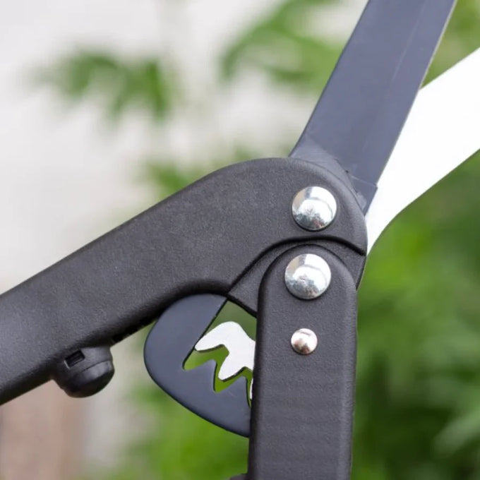Ames Geared Hedge Shears - Image 3