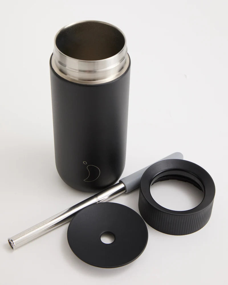 Chillys Series 2 Switch 2n1 Abyss Black 500ml bottle with open top, lid, straw, and sealing ring on white background.