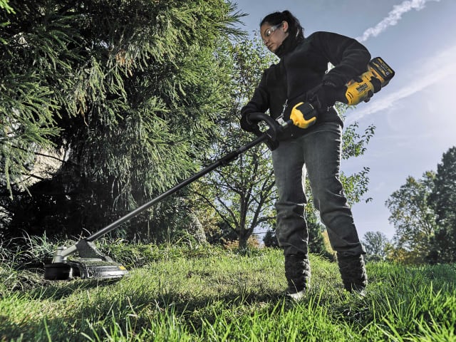 Dewalt XR FlexVolt 54V Split Boom Grass Trimmer with 9.0Ah Li-ion Battery - Keans Claremorris