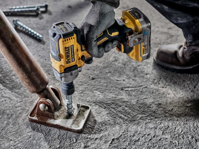 Dewalt 1/2in HR Anvil Impact Wrench 18V 2 x 5.0Ah POWERSTACK™ Li-ion - KeansClaremorris