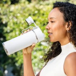 Ninja Thirsti 700ml White Travel Bottle DW2401EUUKWH – Leak-proof, BPA-free, Keans Claremorris